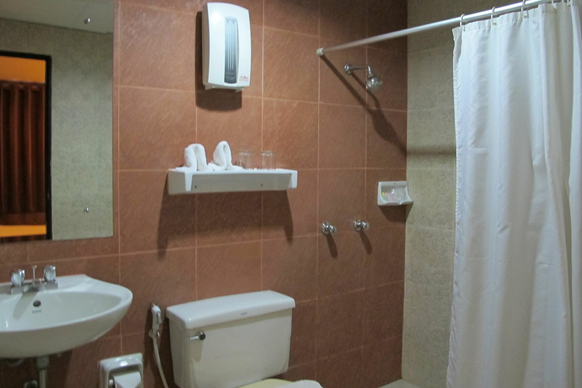 Travel Lodge Surawong (Adults Only) Bangkok Eksteriør bilde