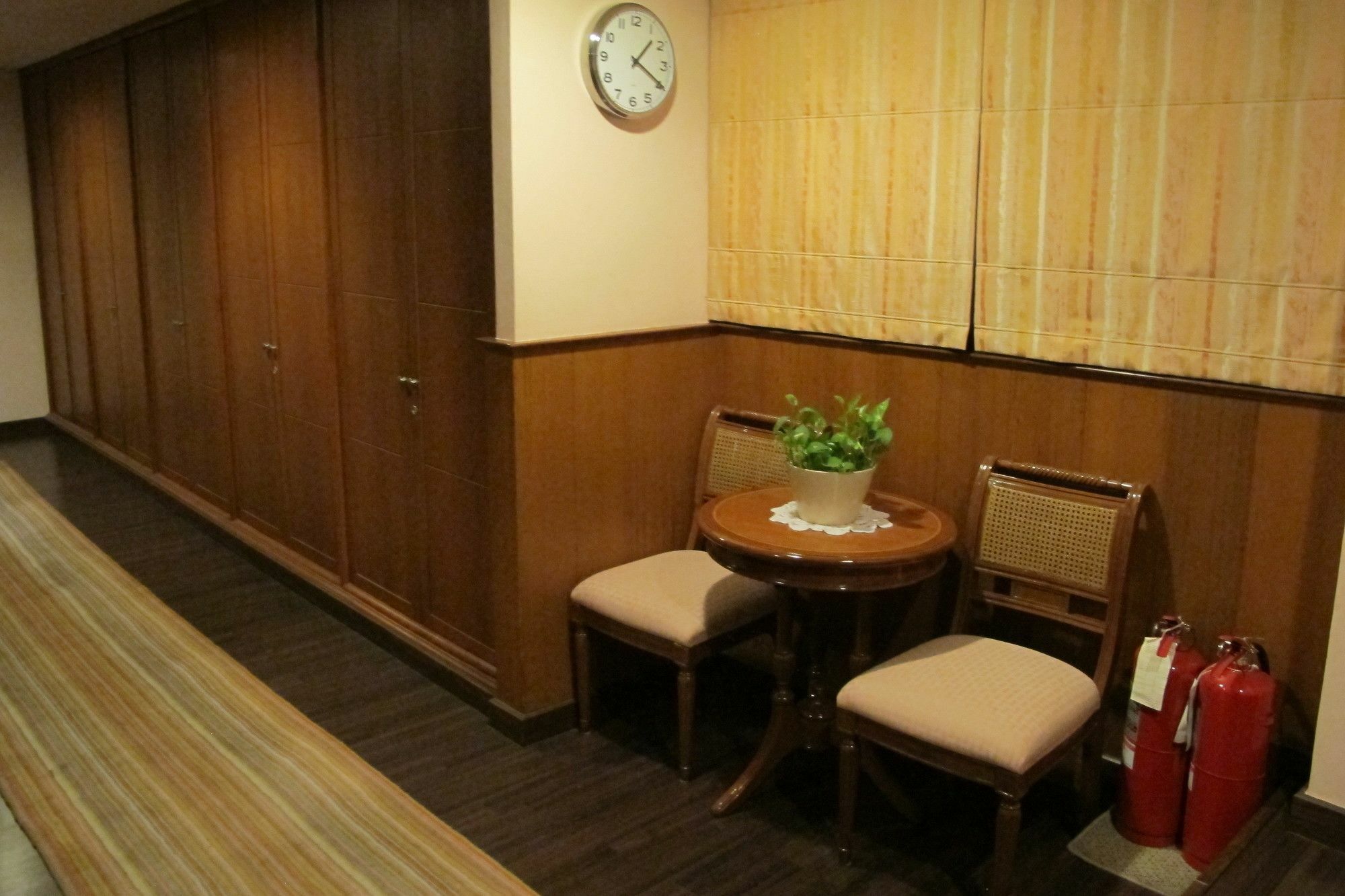 Travel Lodge Surawong (Adults Only) Bangkok Eksteriør bilde