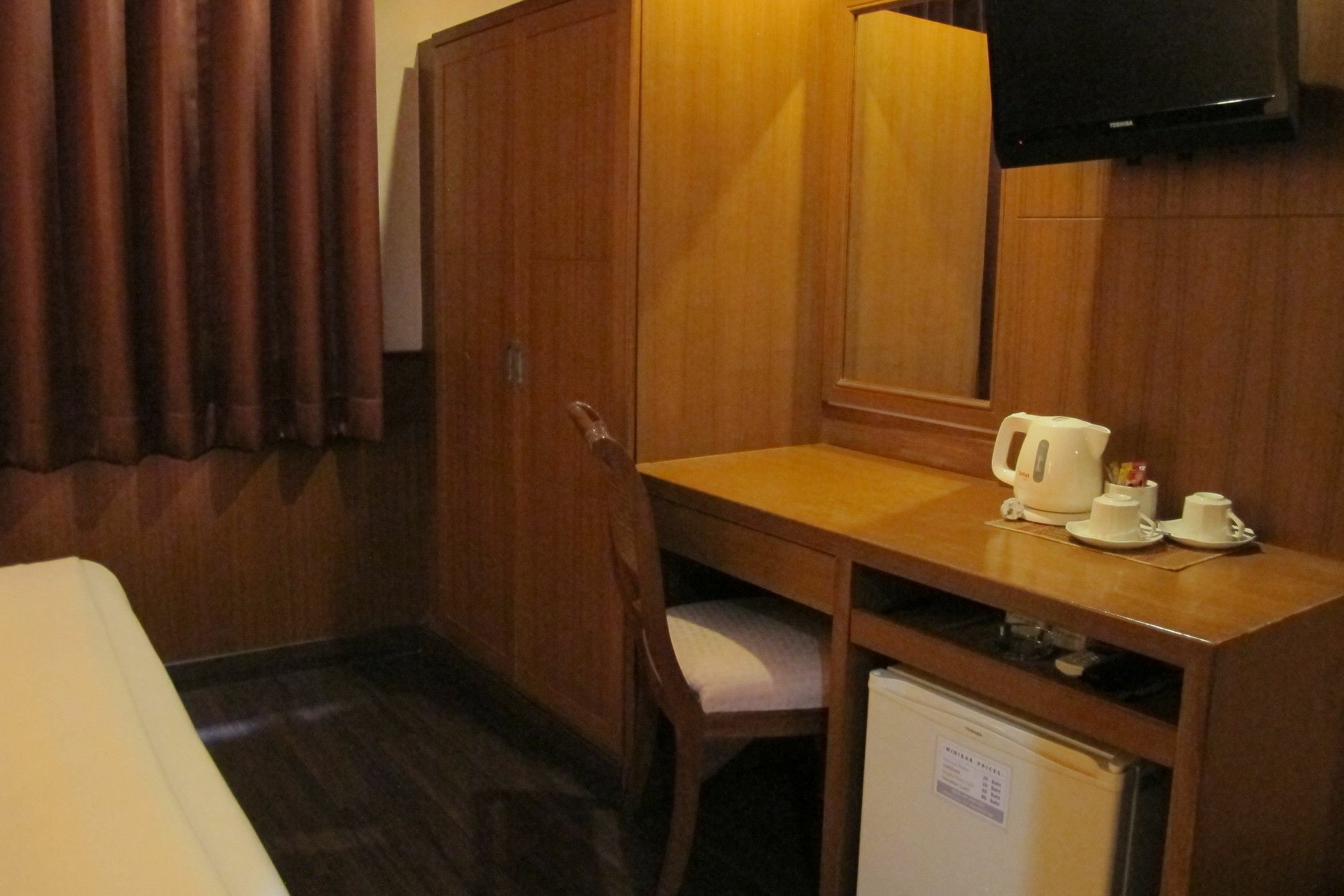Travel Lodge Surawong (Adults Only) Bangkok Eksteriør bilde
