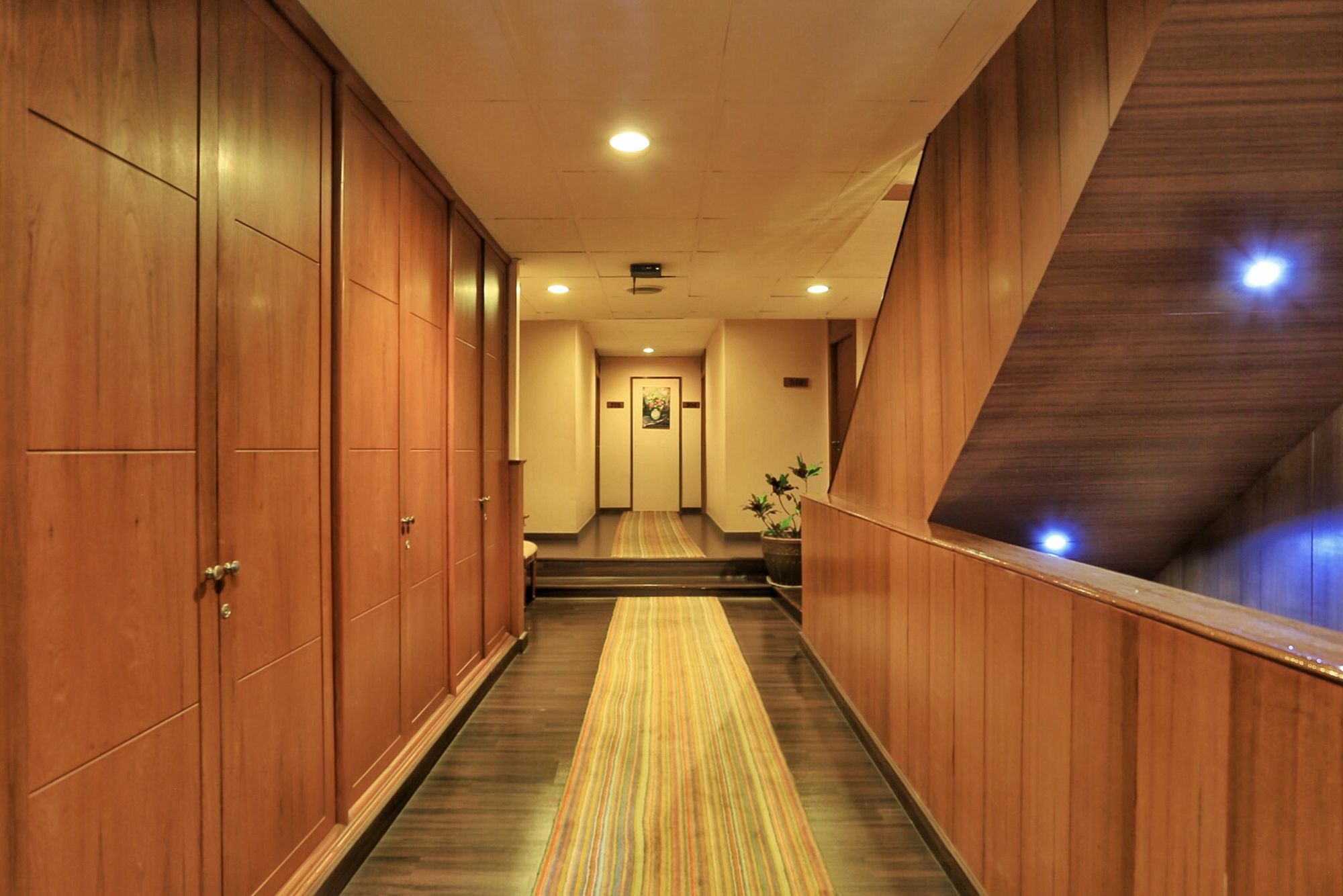 Travel Lodge Surawong (Adults Only) Bangkok Eksteriør bilde